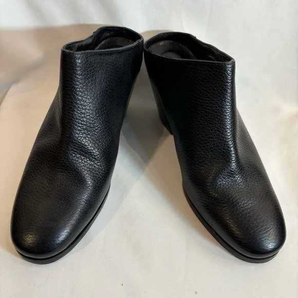 Rachel Comey Shoes - RACHEL COMEY Sz 9 Heel Mules Leather Slip On  Rounded Squarish Toes Cap Shoes
